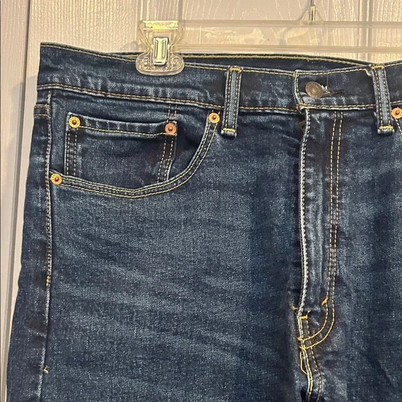 Men's Levi Blue Jeans - Picture 3 of 9